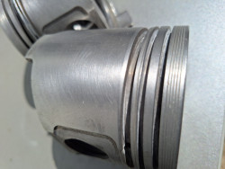 Yanmar  Поршеня БУ 3TNE84