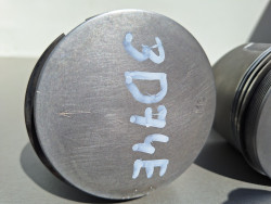 Komatsu  Поршня БУ 3D74E